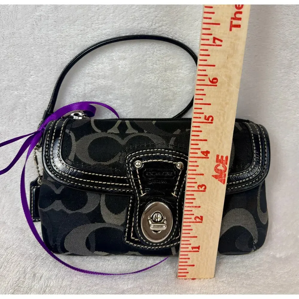 Vintage Y2K Coach Legacy Signature Turnlock Flap Wristlet in Black/Gray Jacquard